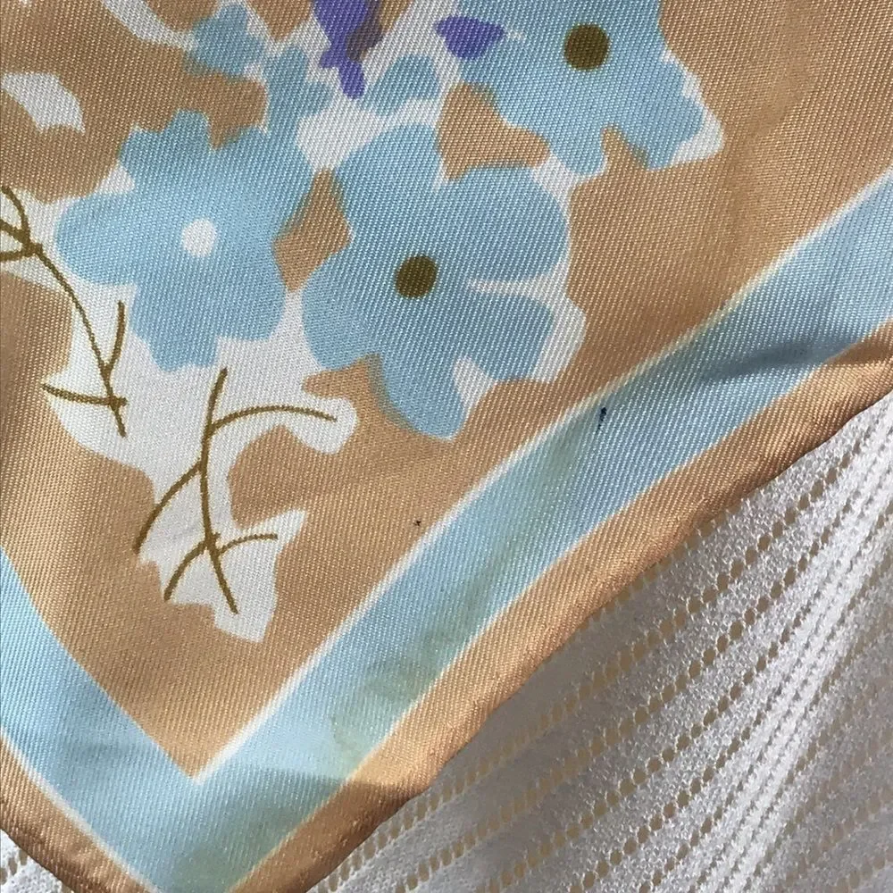 Vintage Vera Neumann Scarf Size 22x22